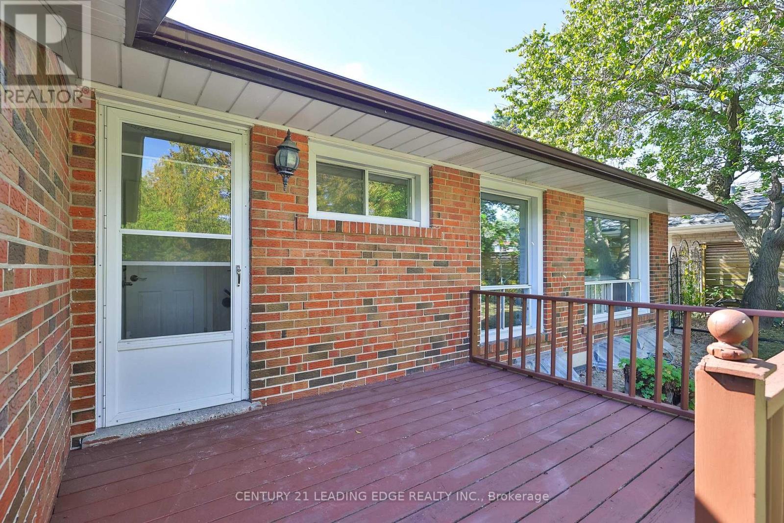 26 Elvaston Drive, Toronto, Ontario  M4A 1M9 - Photo 37 - C12418251