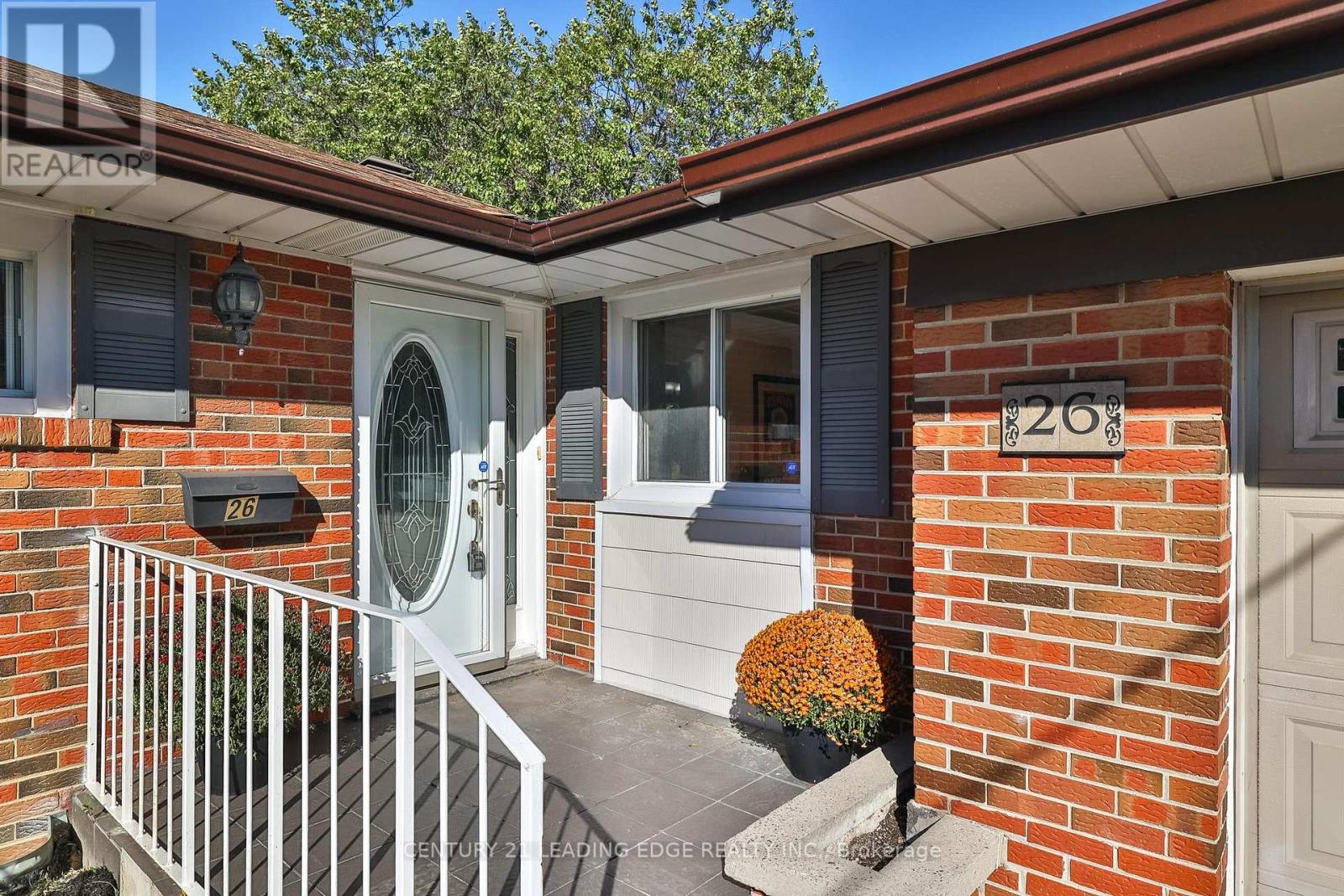 26 Elvaston Drive, Toronto, Ontario  M4A 1M9 - Photo 4 - C12418251
