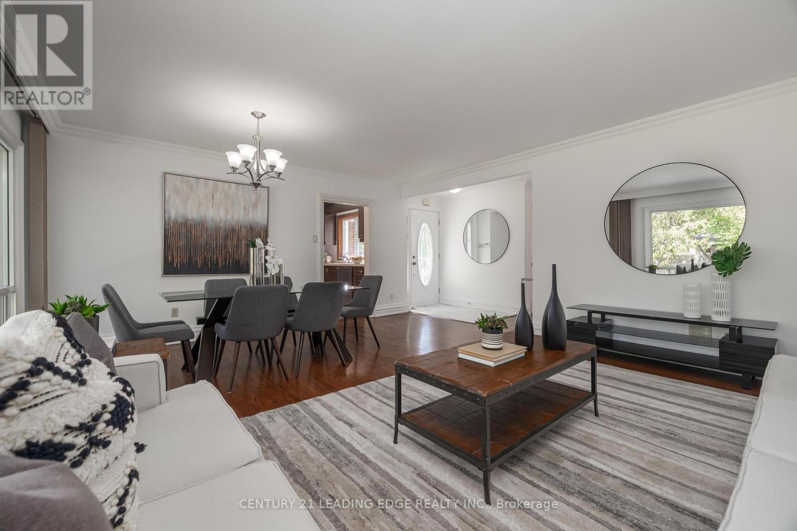 26 Elvaston Drive, Toronto, Ontario  M4A 1M9 - Photo 8 - C12418251