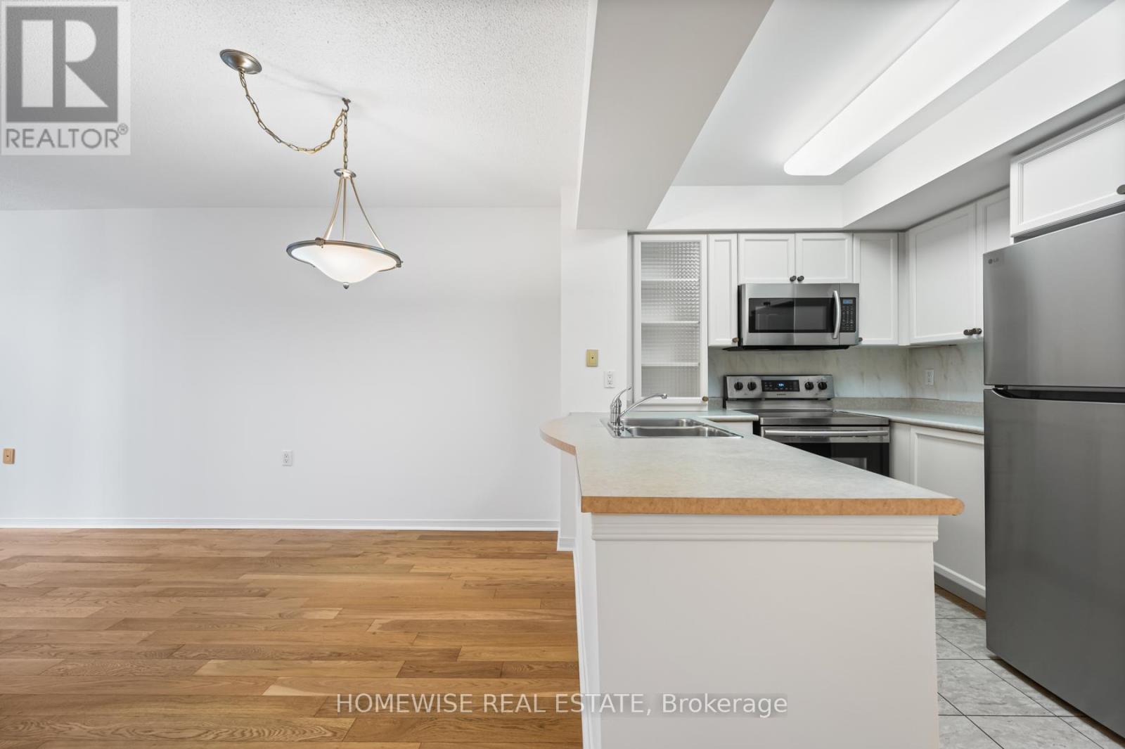 601 - 388 Bloor Street E, Toronto, Ontario  M4W 1H4 - Photo 2 - C12418292