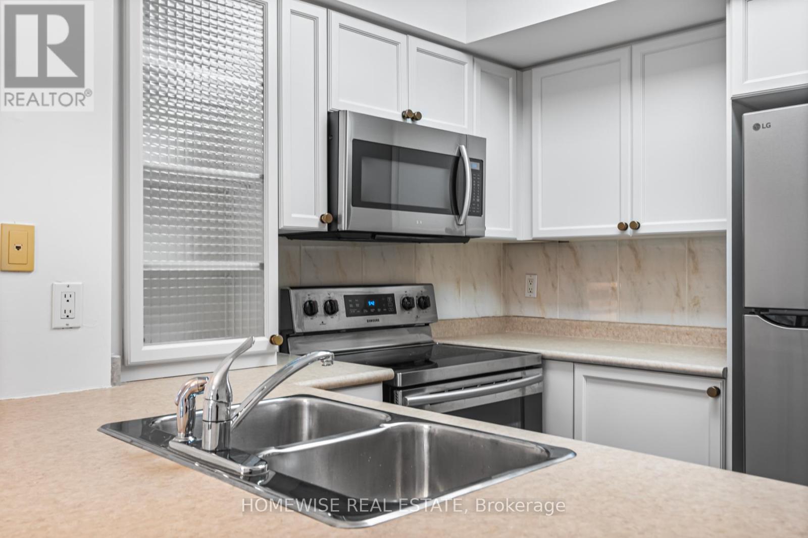 601 - 388 Bloor Street E, Toronto, Ontario  M4W 1H4 - Photo 4 - C12418292