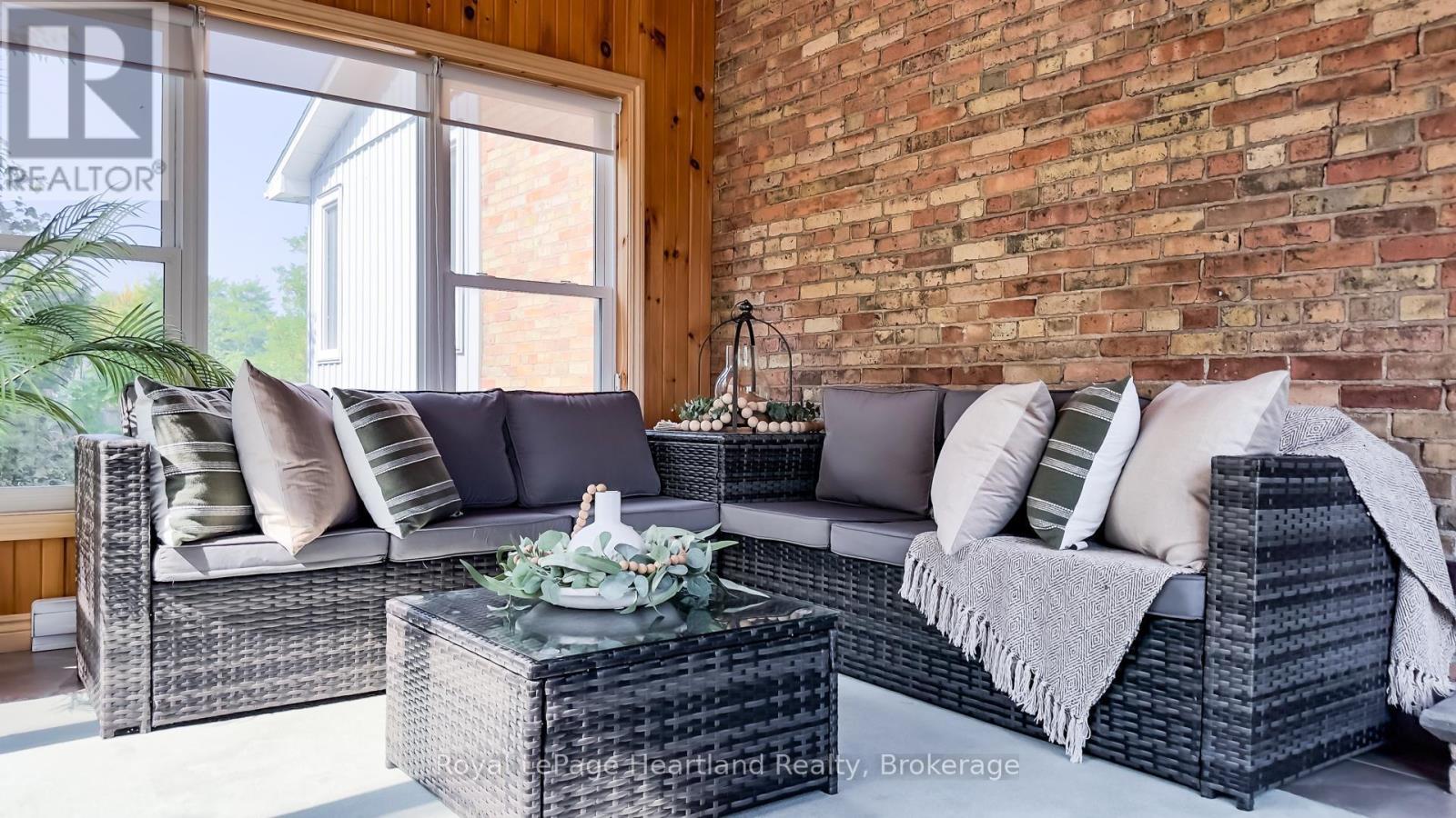 25 Wellington Street N, Goderich, Ontario  N7A 2W6 - Photo 25 - X12418355