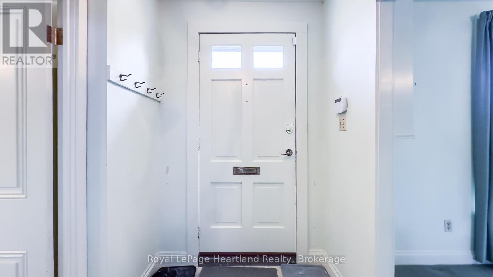 25 Wellington Street N, Goderich, Ontario  N7A 2W6 - Photo 4 - X12418355