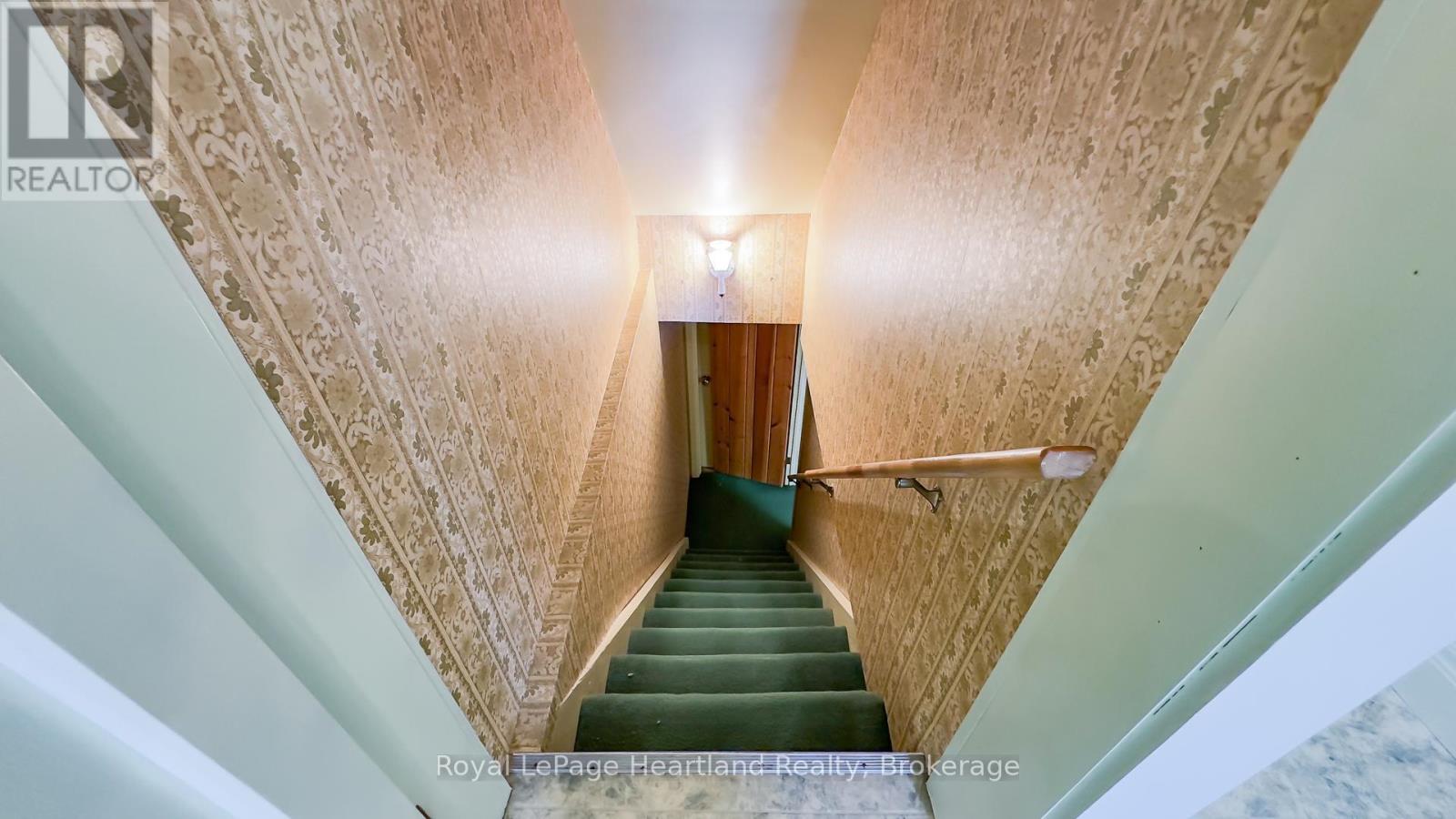 25 Wellington Street N, Goderich, Ontario  N7A 2W6 - Photo 41 - X12418355