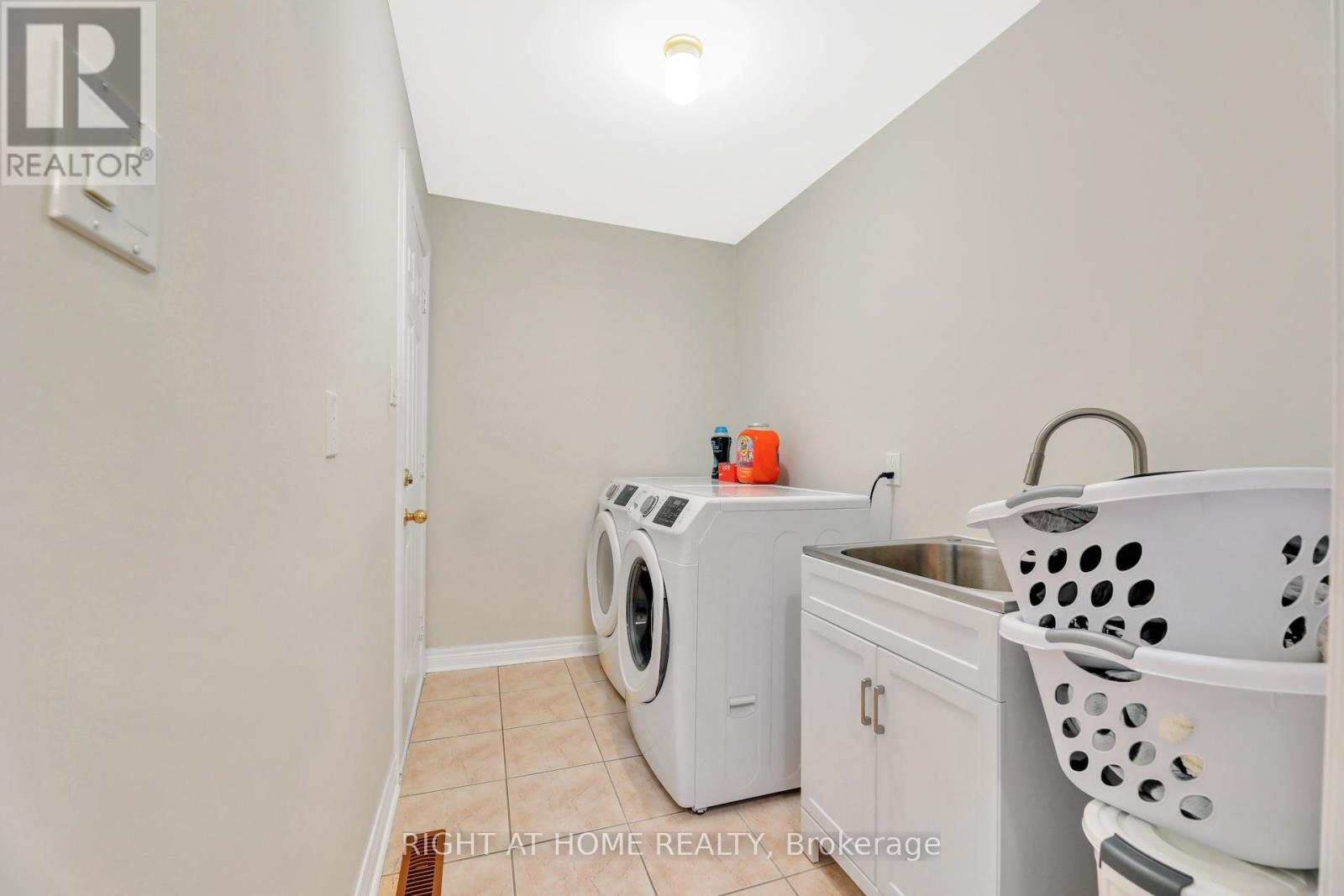 62 Martini Drive, Richmond Hill, Ontario  L4S 2T7 - Photo 16 - N12418179