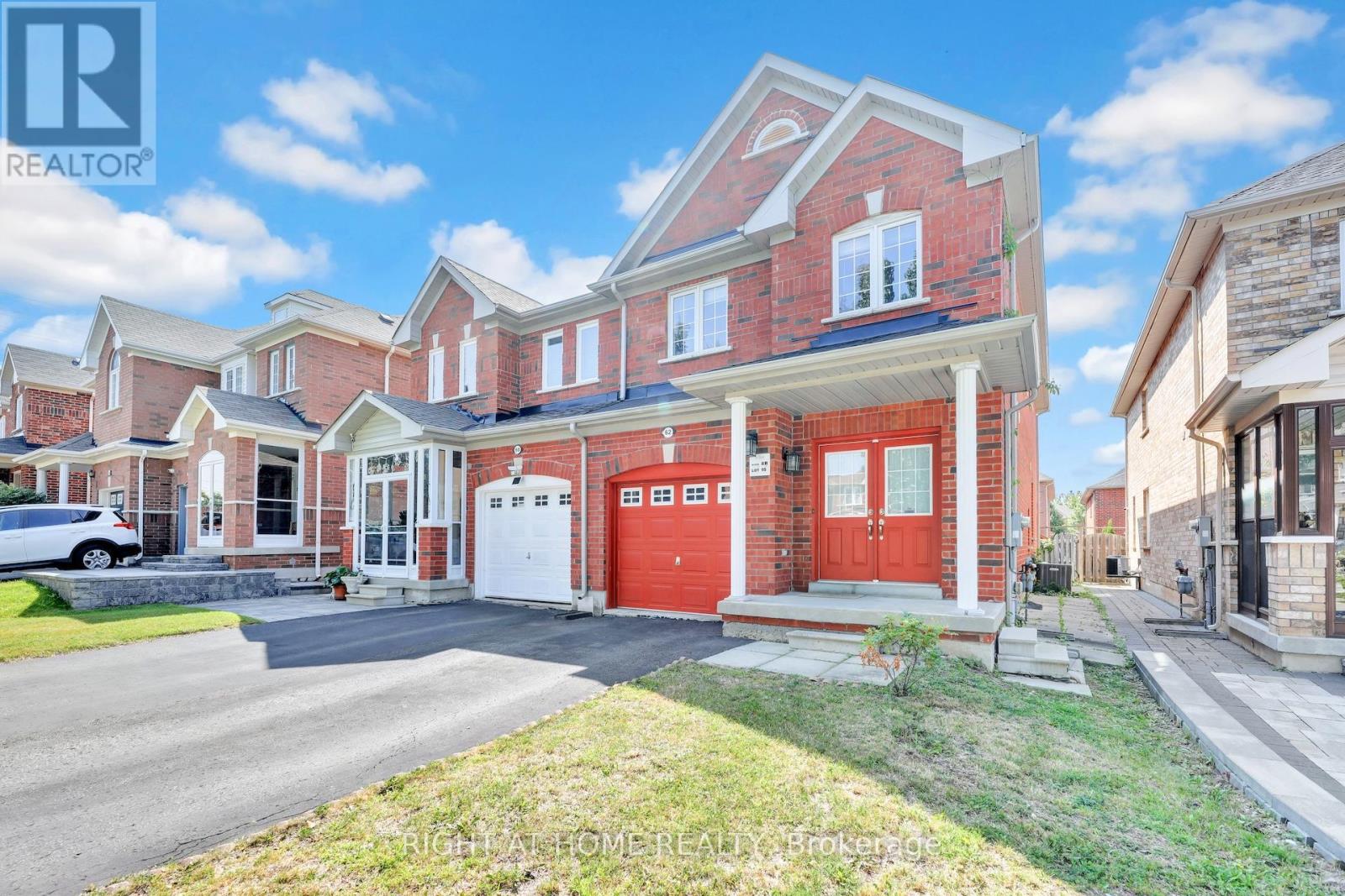 62 Martini Drive, Richmond Hill, Ontario  L4S 2T7 - Photo 2 - N12418179