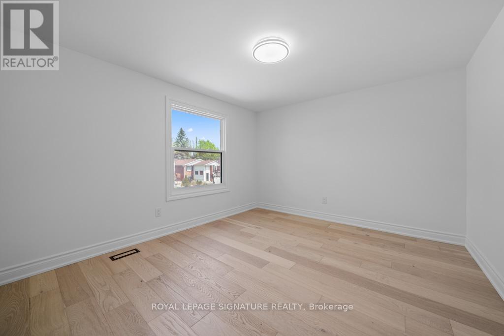 227 Thoms Crescent, Newmarket, Ontario  L3Y 1C9 - Photo 18 - N12418187