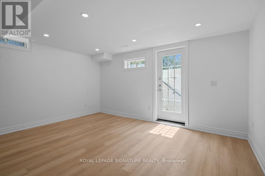 227 Thoms Crescent, Newmarket, Ontario  L3Y 1C9 - Photo 22 - N12418187