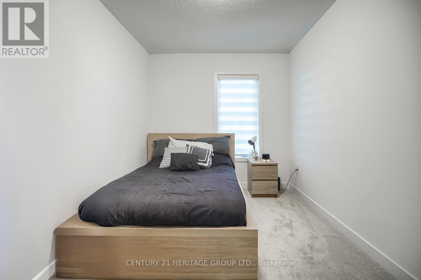 125 Lyall Stokes Circle, East Gwillimbury, Ontario  L0G 1M0 - Photo 25 - N12418225