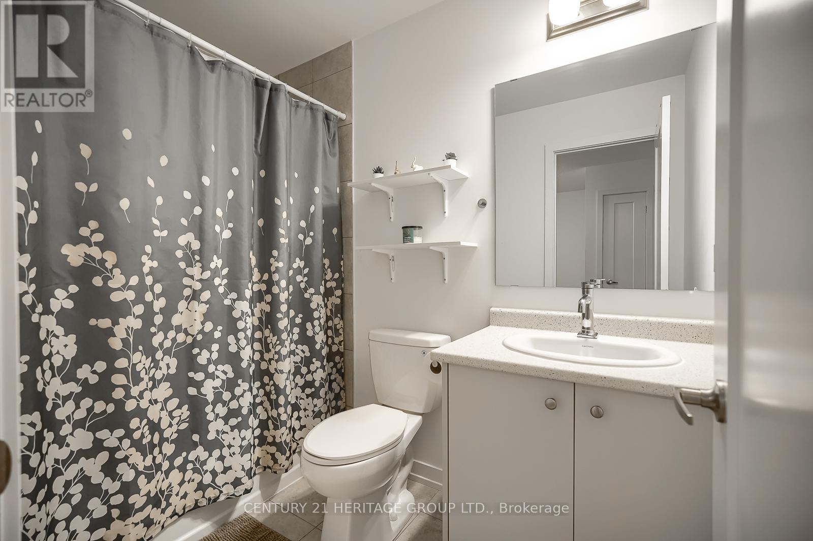 125 Lyall Stokes Circle, East Gwillimbury, Ontario  L0G 1M0 - Photo 29 - N12418225