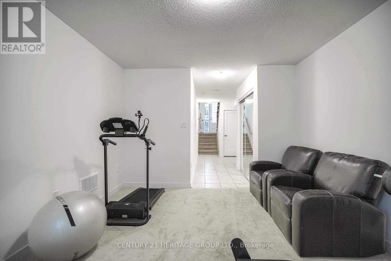 125 Lyall Stokes Circle, East Gwillimbury, Ontario  L0G 1M0 - Photo 32 - N12418225