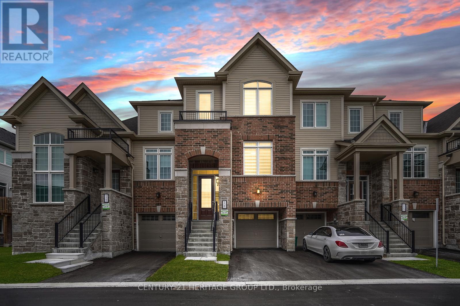 125 LYALL STOKES CIRCLE, East Gwillimbury, Ontario