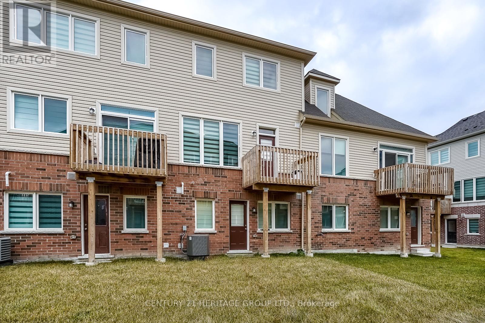 125 Lyall Stokes Circle, East Gwillimbury, Ontario  L0G 1M0 - Photo 35 - N12418233