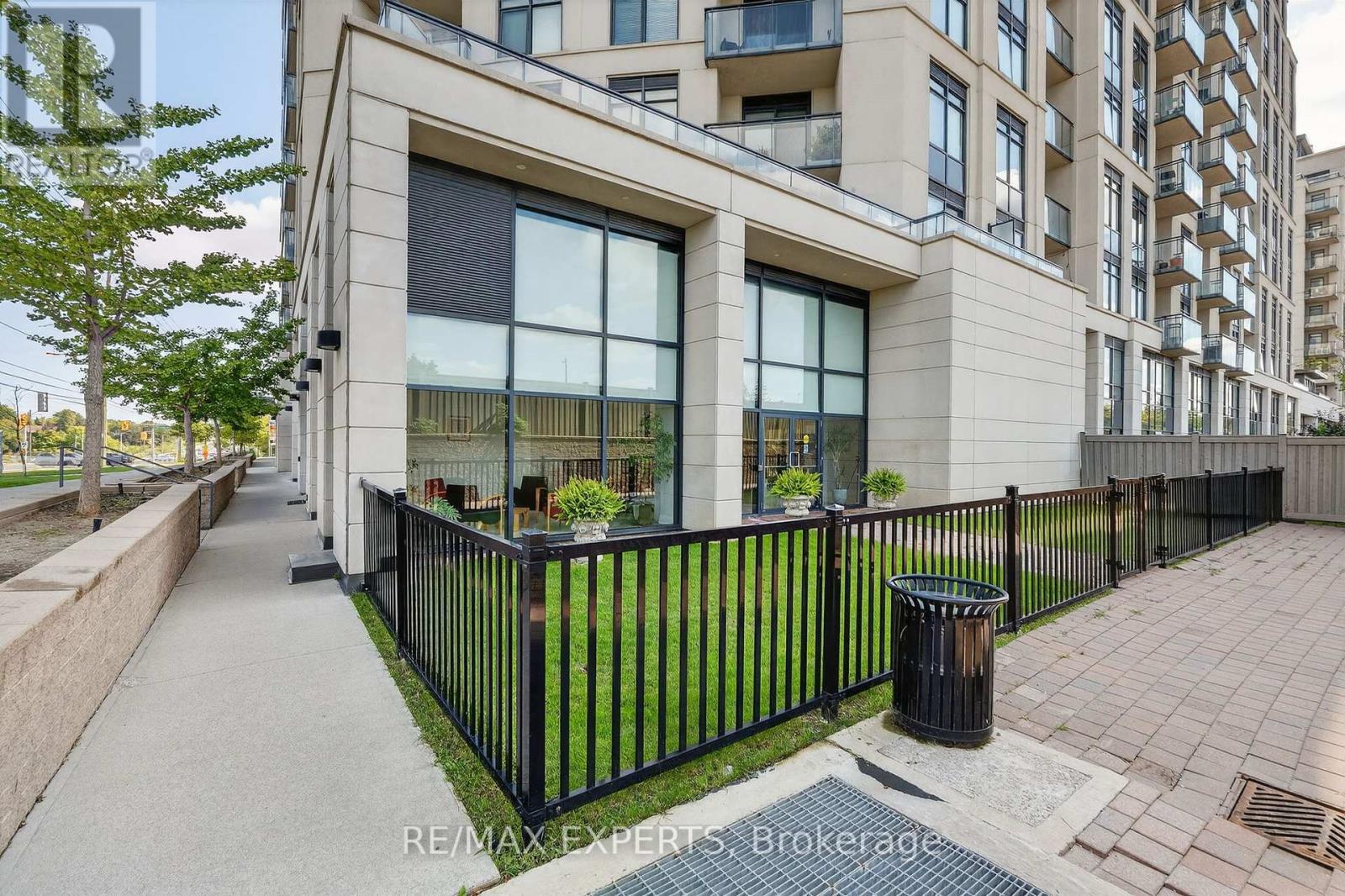 6 - 12 WOODSTREAM BOULEVARD, Vaughan, Ontario
