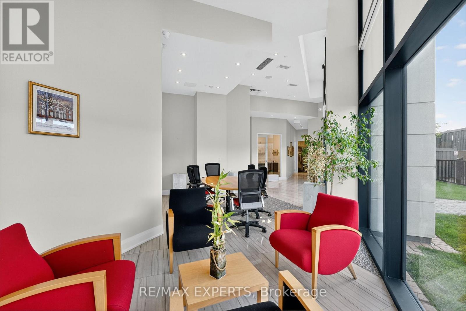 6 - 12 Woodstream Boulevard, Vaughan, Ontario  L4L 8C3 - Photo 10 - N12418284