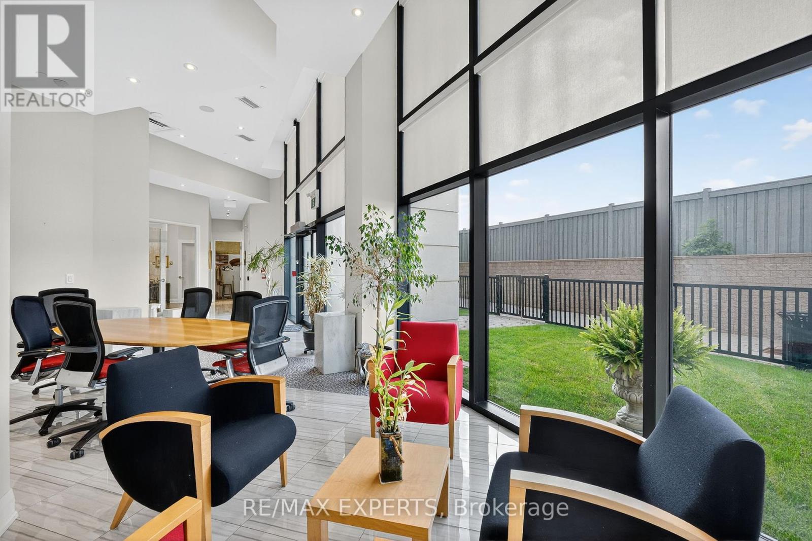 6 - 12 Woodstream Boulevard, Vaughan, Ontario  L4L 8C3 - Photo 11 - N12418284