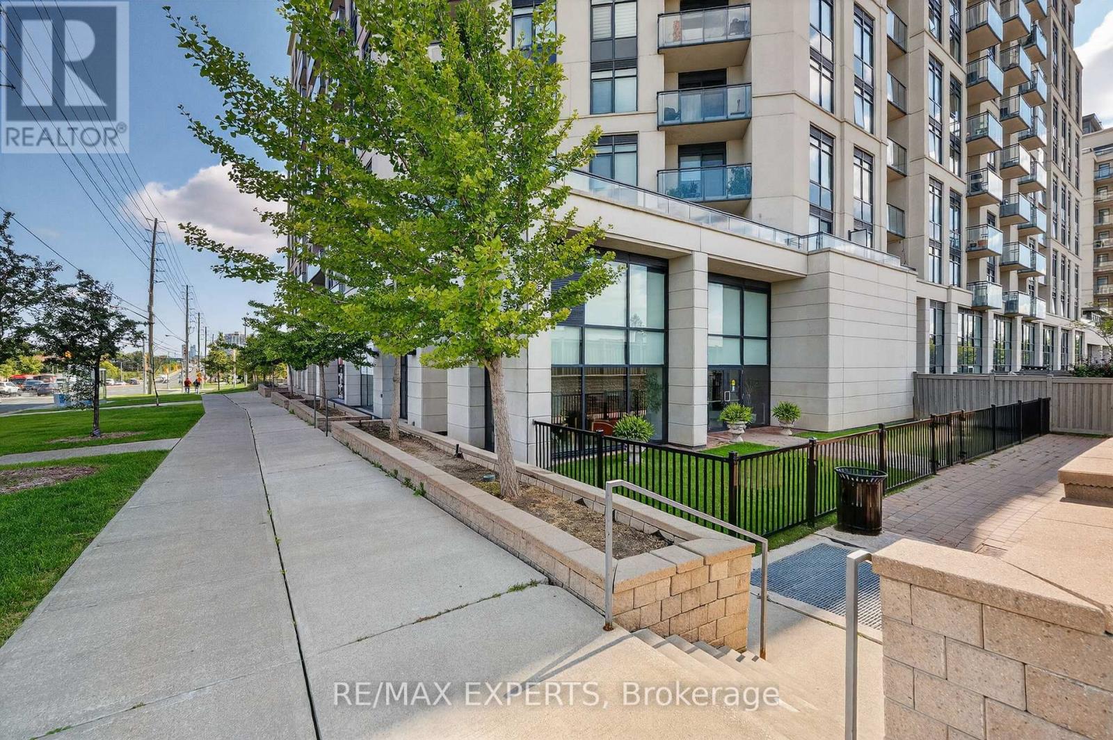 6 - 12 Woodstream Boulevard, Vaughan, Ontario  L4L 8C3 - Photo 6 - N12418284