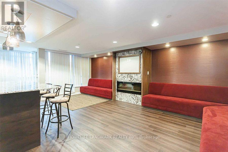 # 622 - 75 Norman Bethune Avenue E, Richmond Hill, Ontario  L4B 0B6 - Photo 28 - N12418285