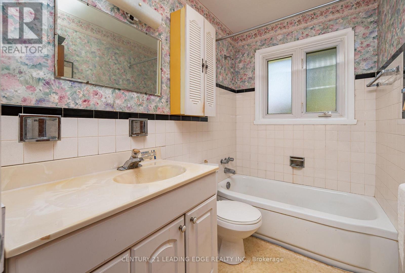 12207 Tenth Line, Whitchurch-Stouffville, Ontario  L4A 6B6 - Photo 12 - N12418300