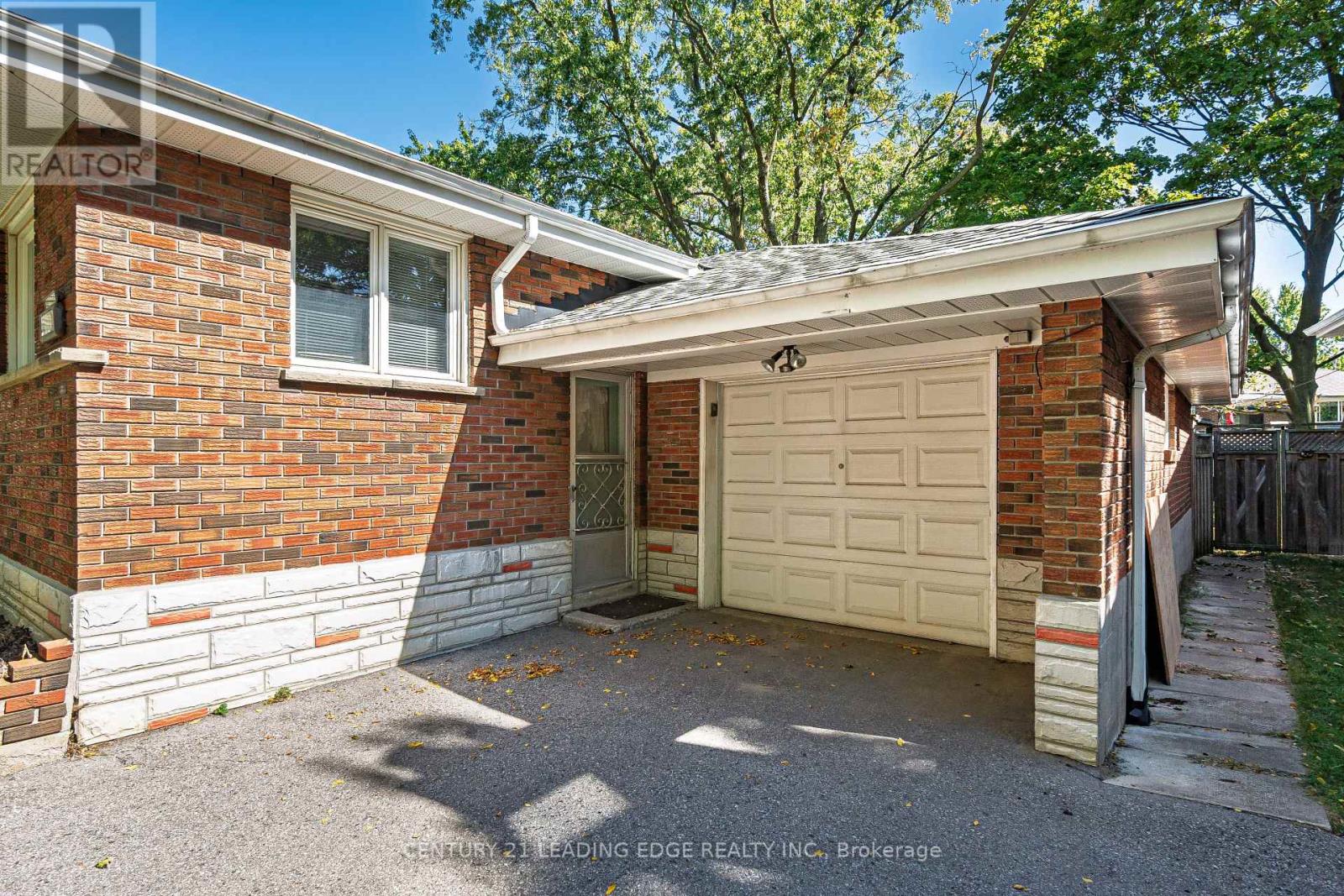 12207 Tenth Line, Whitchurch-Stouffville, Ontario  L4A 6B6 - Photo 4 - N12418300