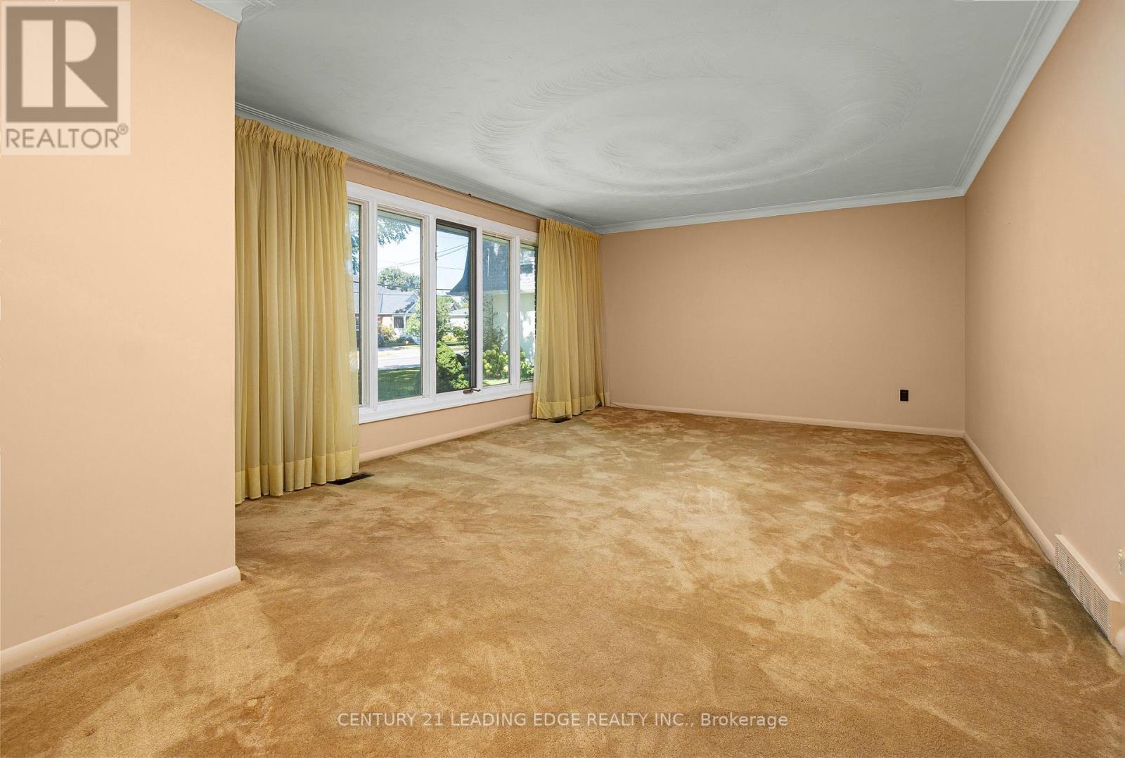 12207 Tenth Line, Whitchurch-Stouffville, Ontario  L4A 6B6 - Photo 5 - N12418300