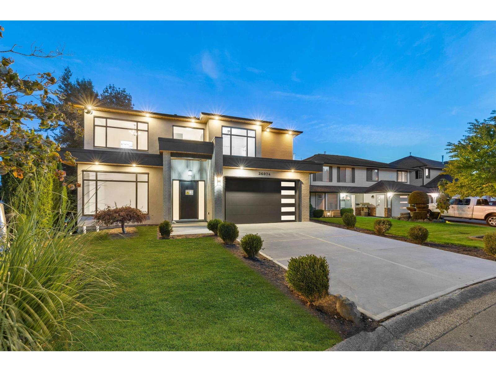 36074 Southridge Place, Abbotsford, British Columbia  V3G 1E2 - Photo 2 - R3049846