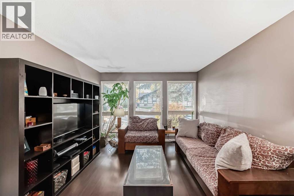 554 Whitehill Place Ne, Calgary, Alberta  T1Y 3G8 - Photo 5 - A2256198