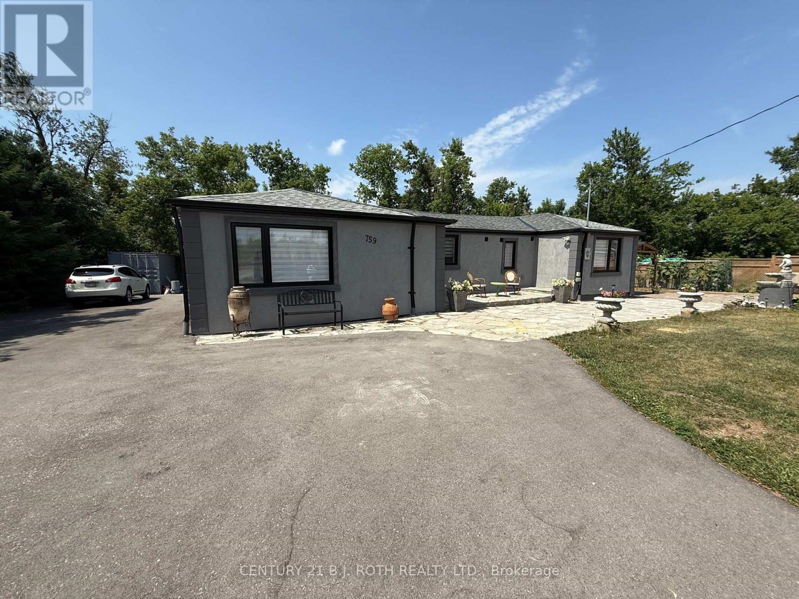UPPER 2 - 759 ESSA ROAD, Barrie, Ontario