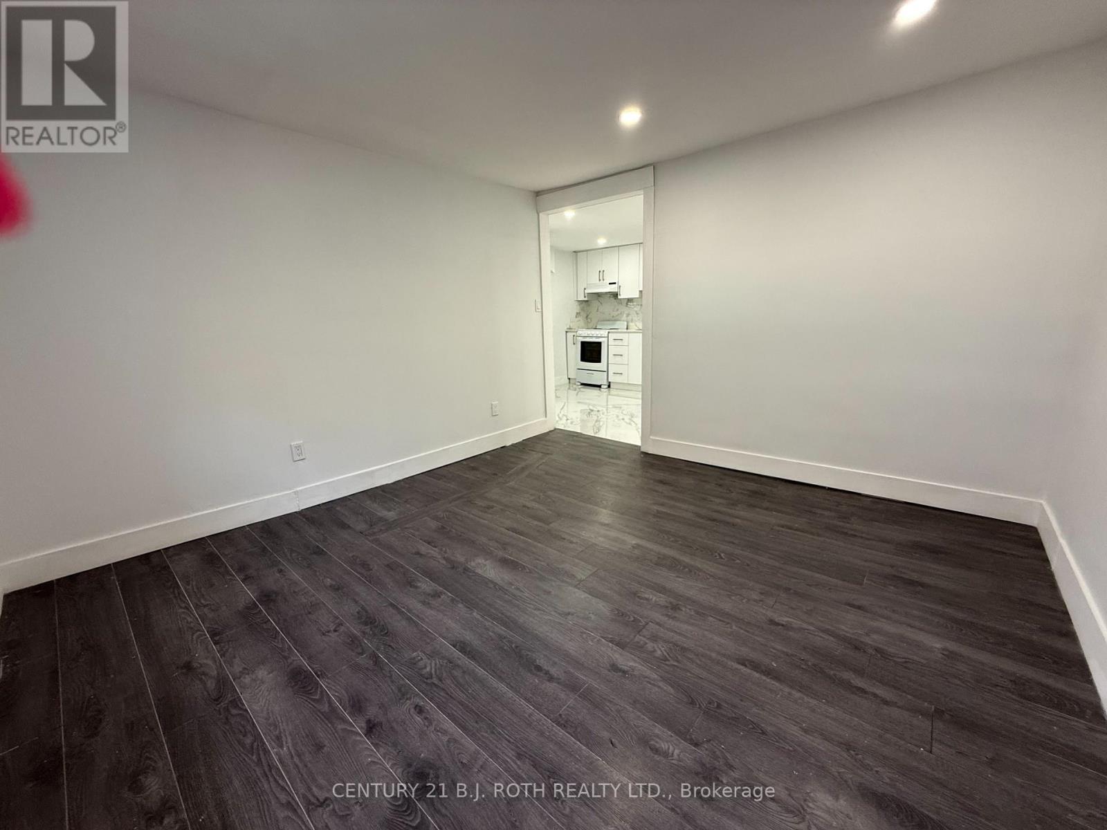 Upper 2 - 759 Essa Road, Barrie, Ontario  L4N 9G1 - Photo 6 - S12418205