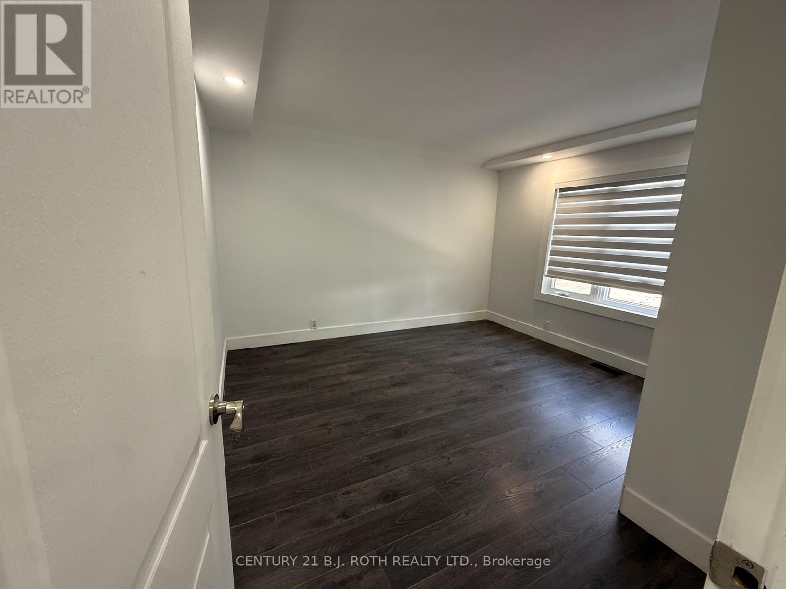 Upper 2 - 759 Essa Road, Barrie, Ontario  L4N 9G1 - Photo 8 - S12418205
