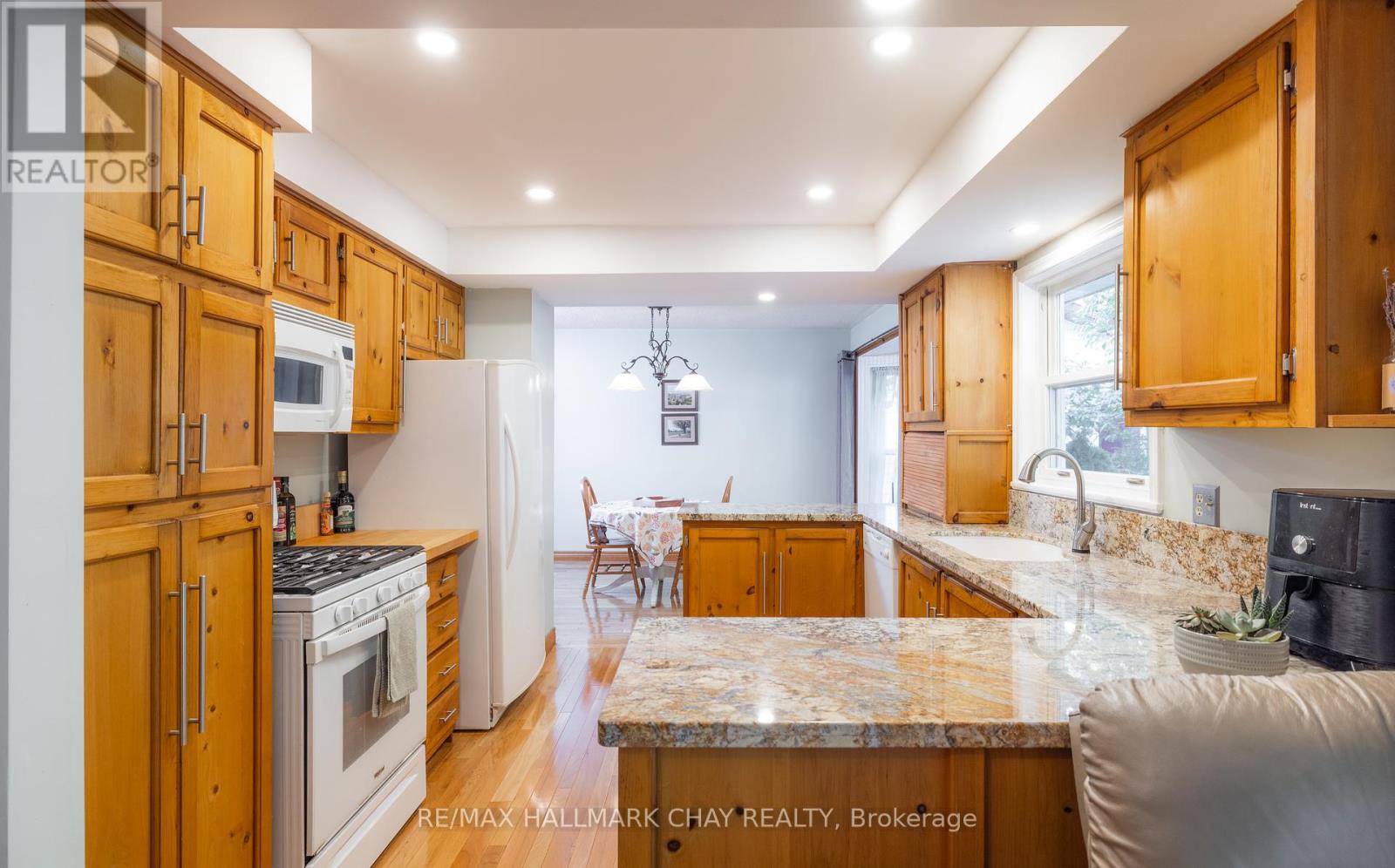 372 Lakewood Drive, Midland, Ontario  L4R 5H5 - Photo 11 - S12418264
