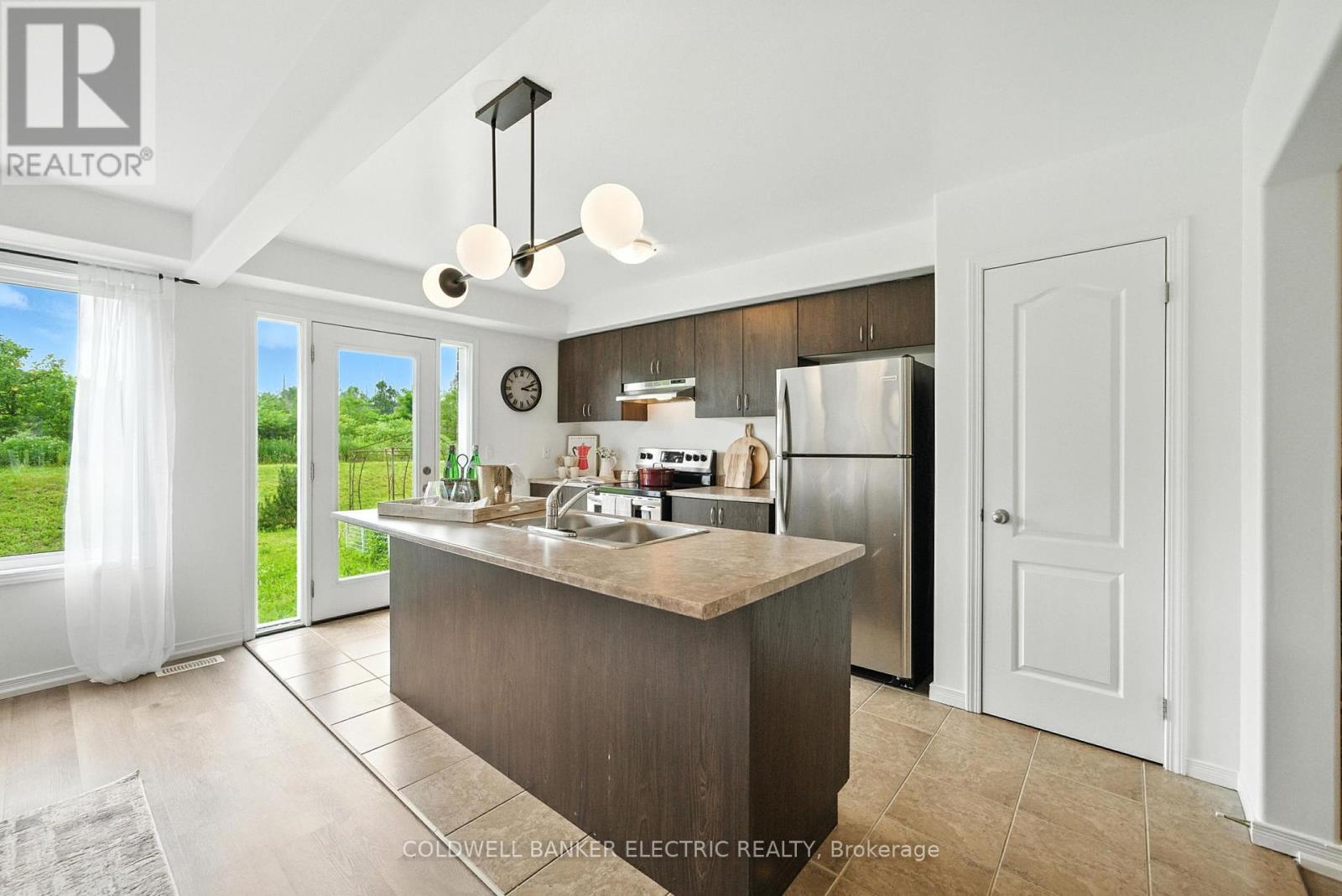 1651 Hetherington Drive, Peterborough, Ontario  K9L 0G6 - Photo 10 - X12418411