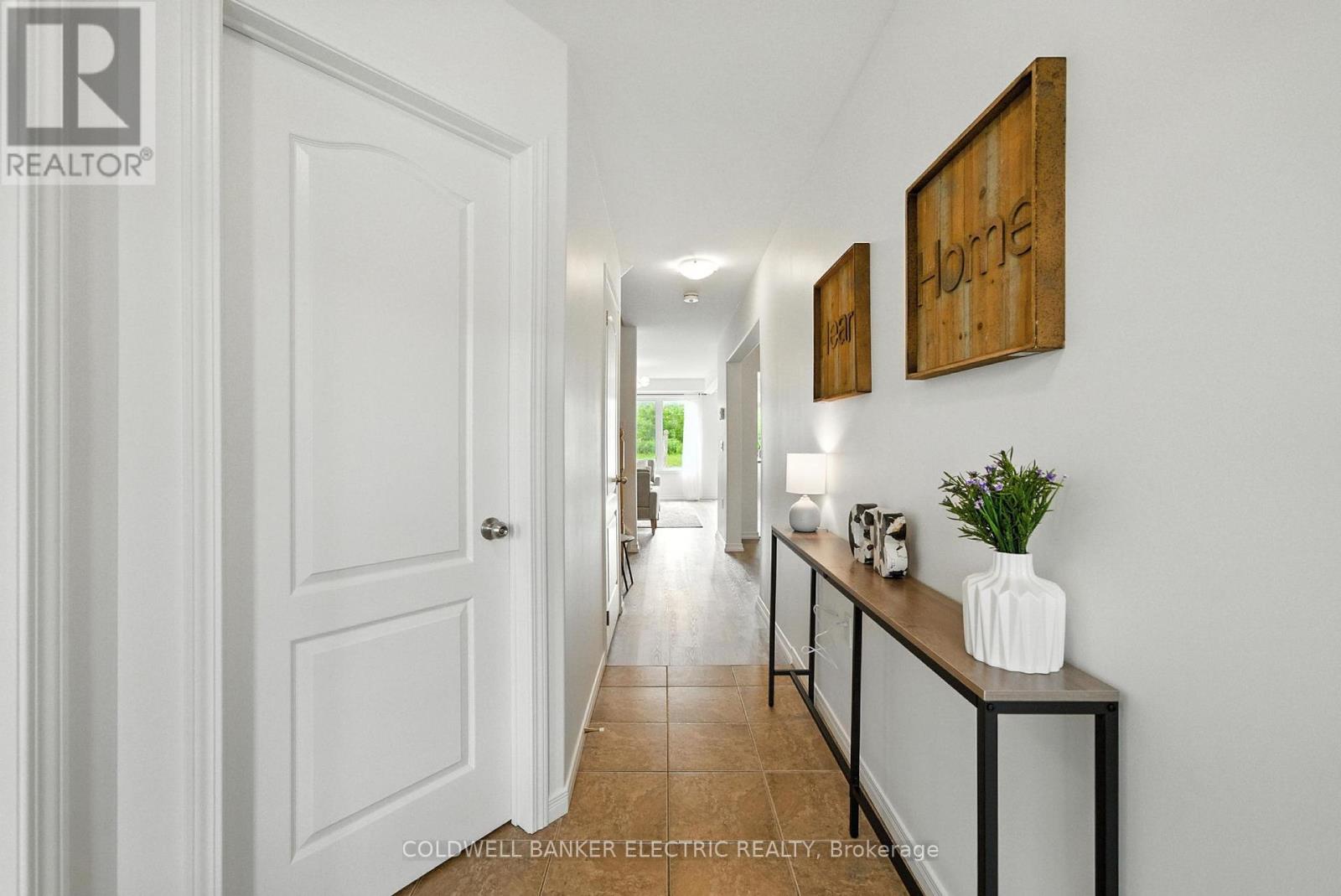 1651 Hetherington Drive, Peterborough, Ontario  K9L 0G6 - Photo 4 - X12418411