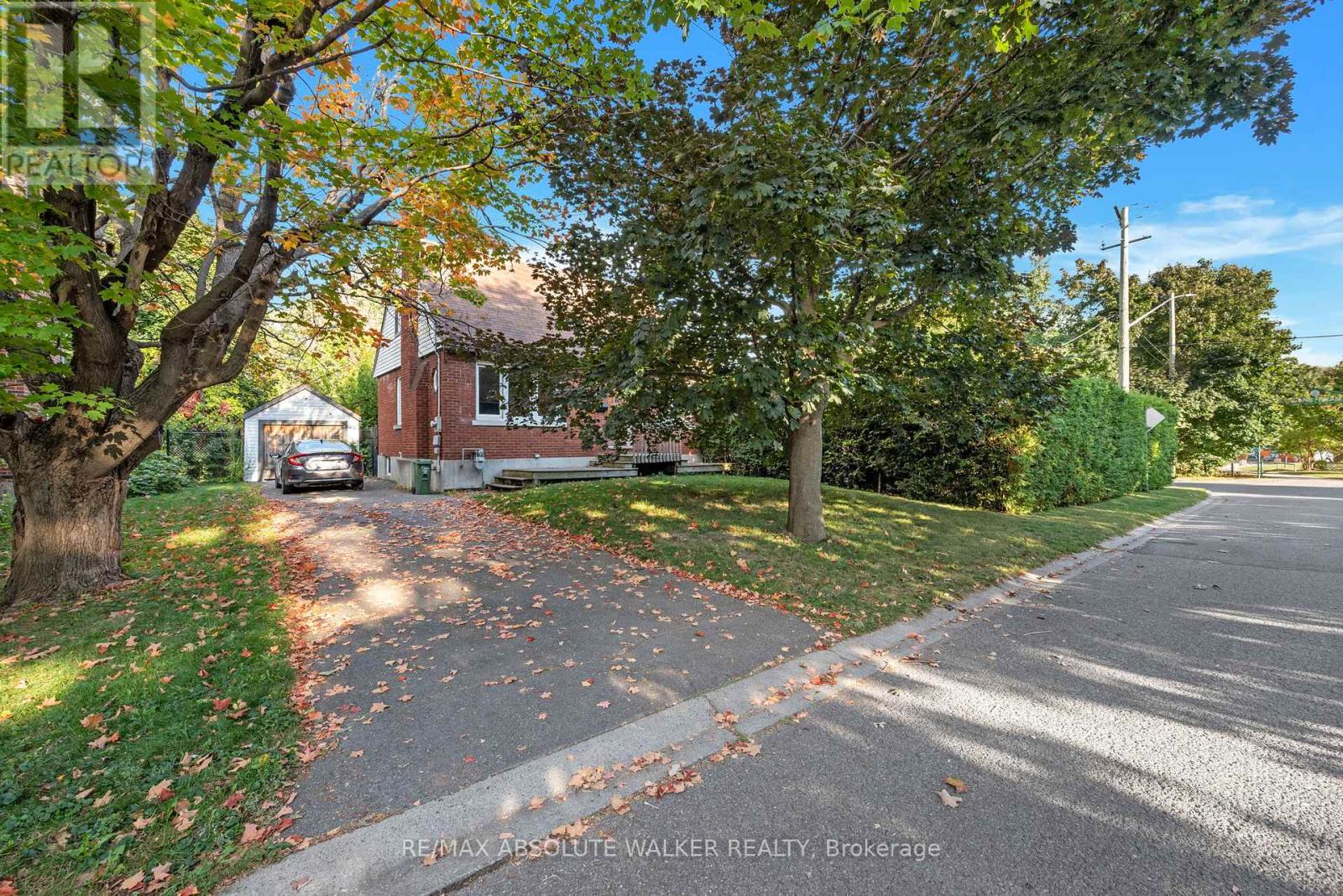 899 MAPLEWOOD AVENUE, Ottawa, Ontario