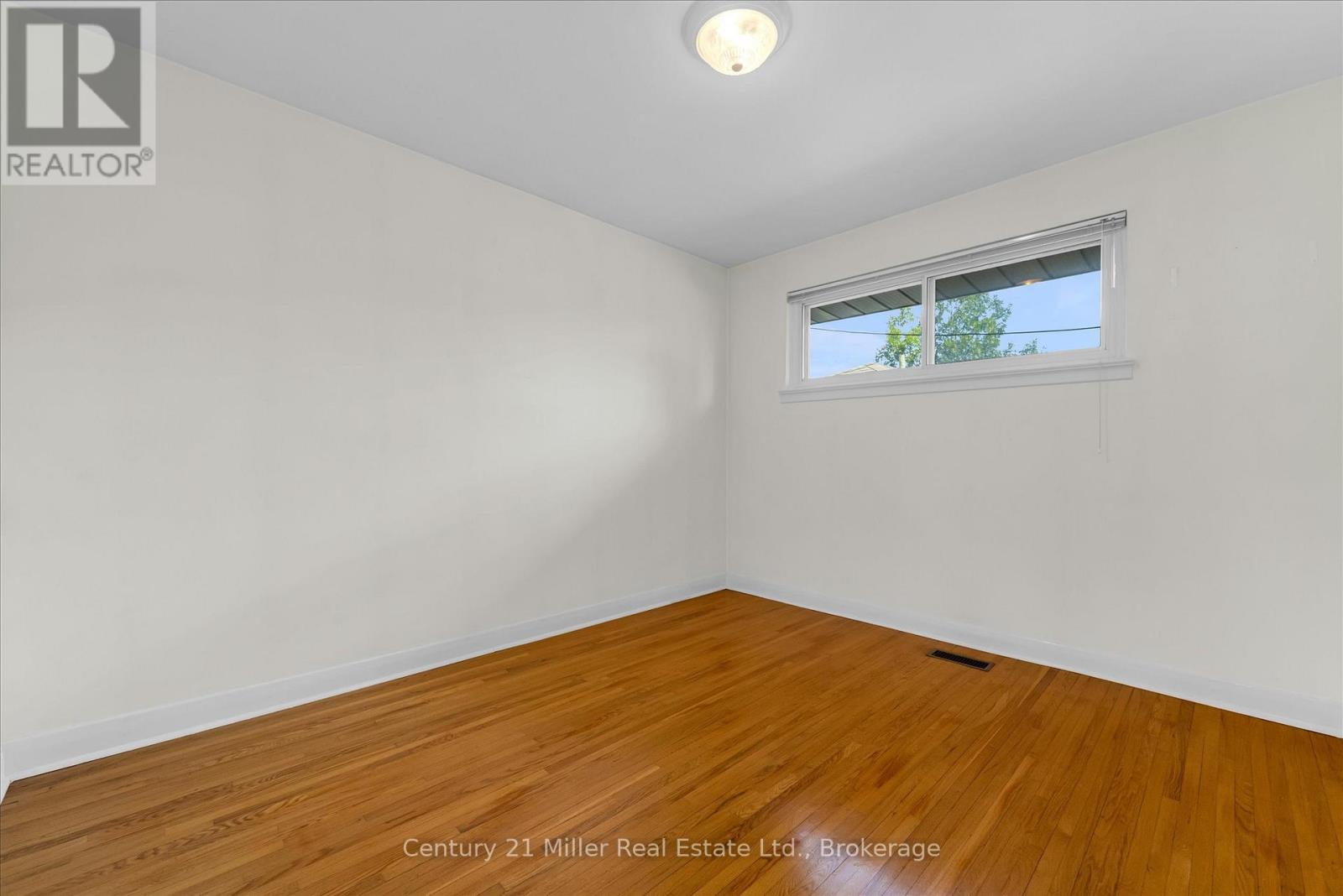 321 Southview Road, Oakville, Ontario  L6K 2P7 - Photo 19 - W12418358