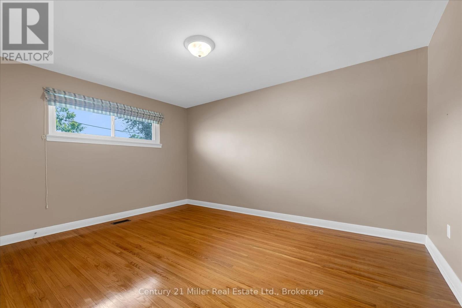 321 Southview Road, Oakville, Ontario  L6K 2P7 - Photo 21 - W12418358
