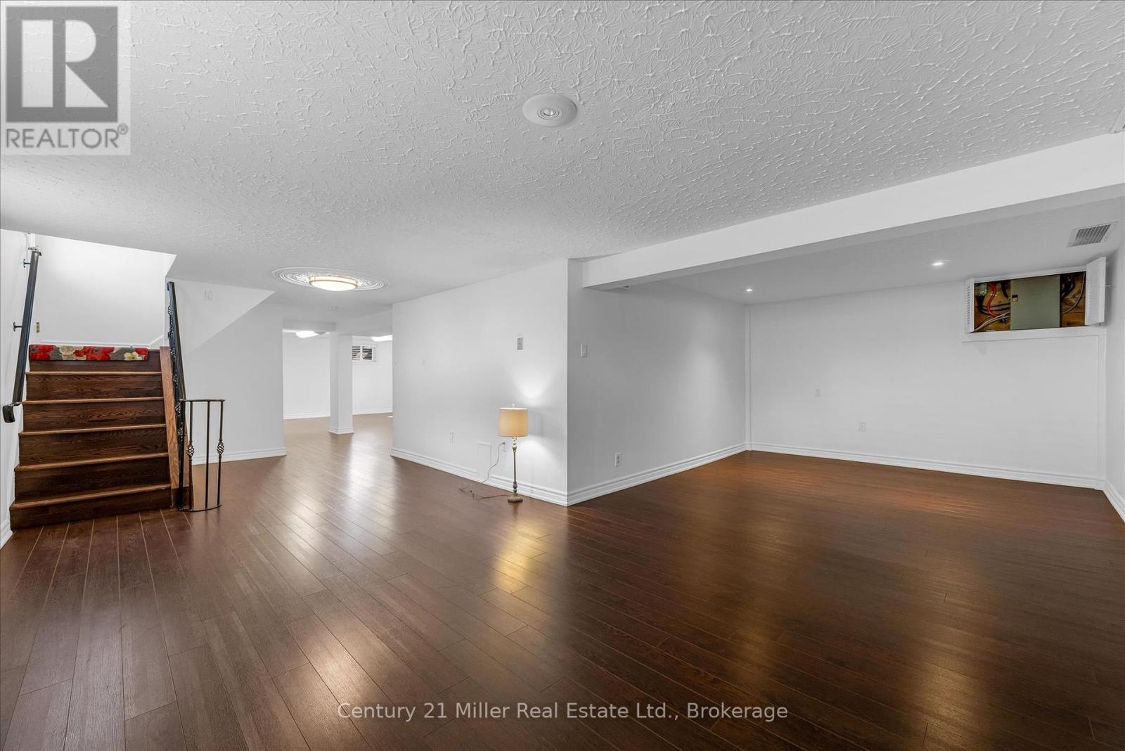 321 Southview Road, Oakville, Ontario  L6K 2P7 - Photo 24 - W12418358