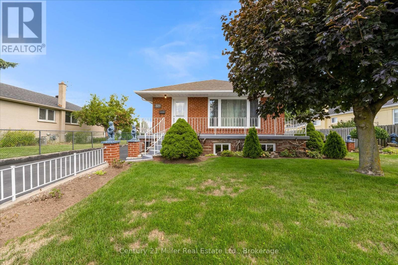 321 Southview Road, Oakville, Ontario  L6K 2P7 - Photo 3 - W12418358