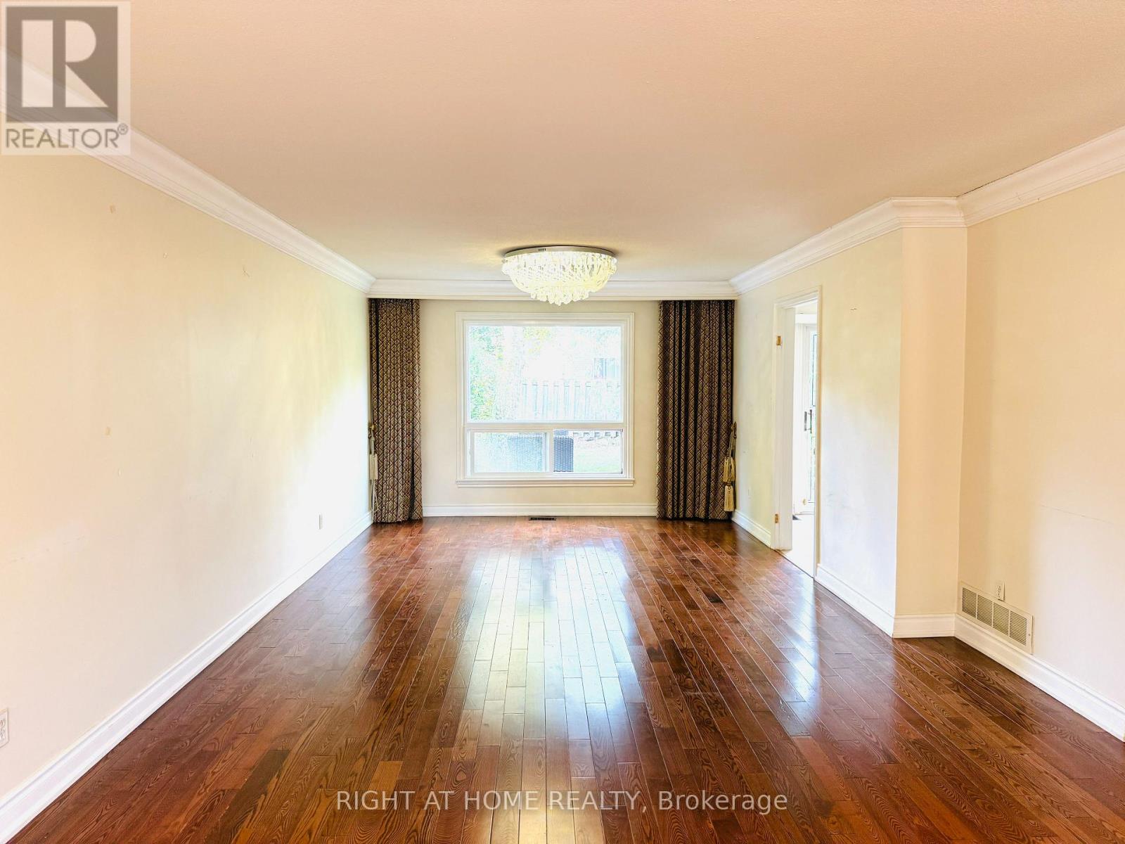 40 Rockland Drive, Toronto, Ontario  M2M 2Y9 - Photo 6 - C12417555