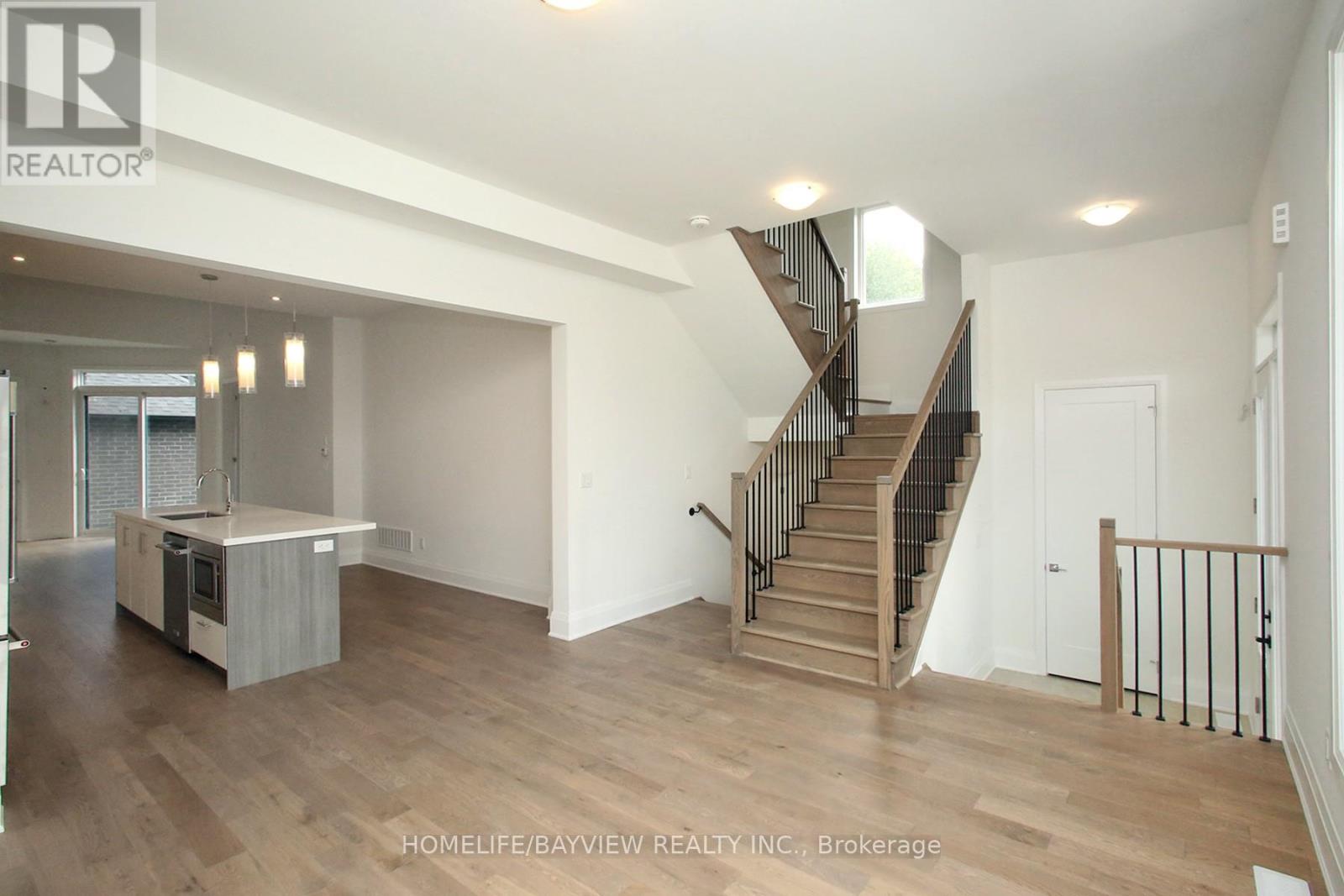 2 Vern Robertson Gate, Uxbridge, Ontario  L9P 0R9 - Photo 15 - N12418207