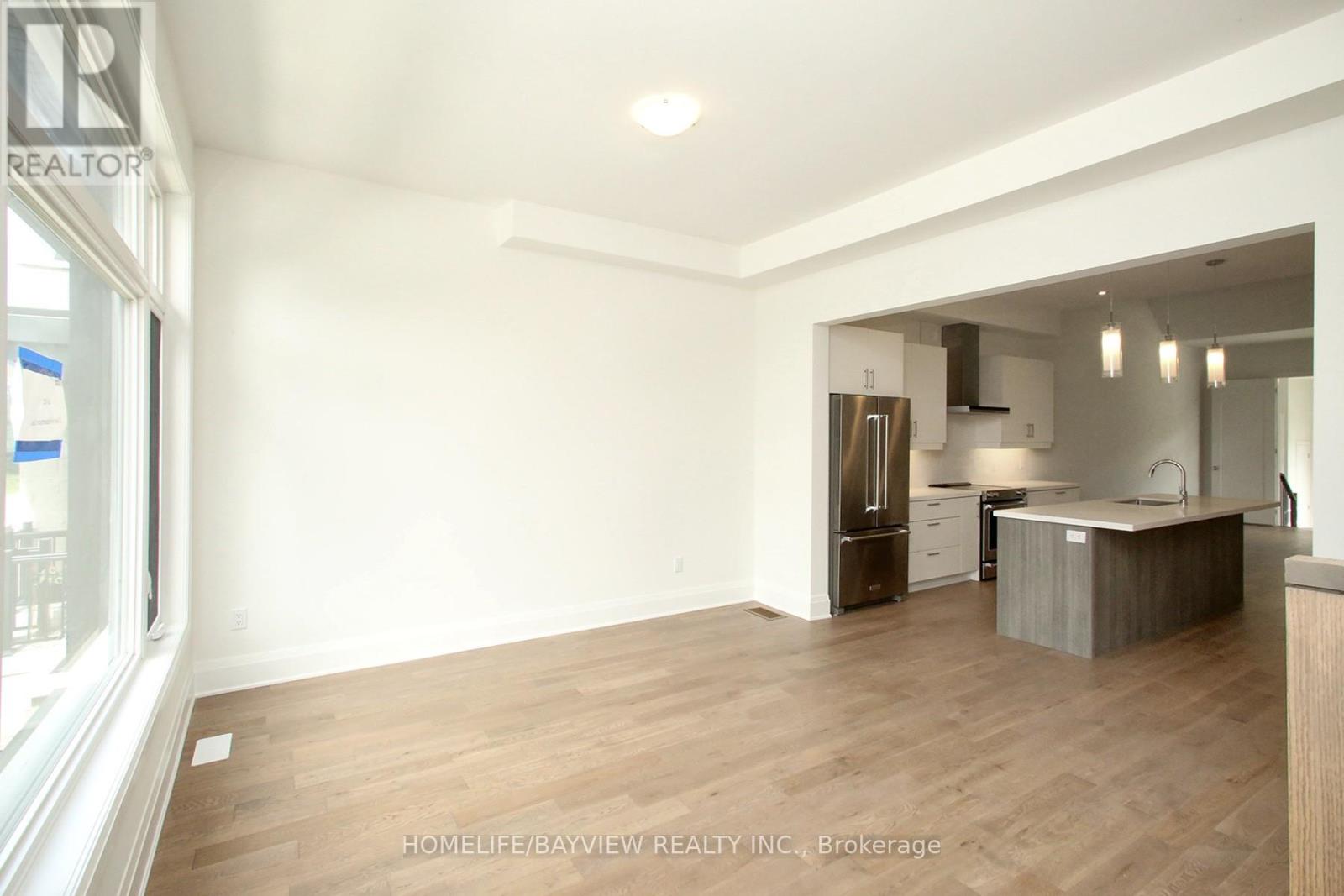 2 Vern Robertson Gate, Uxbridge, Ontario  L9P 0R9 - Photo 6 - N12418207