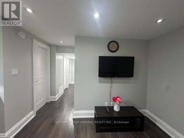 Lower - 5 Wycliffe Crescent, Toronto, Ontario  M2K 1V5 - Photo 10 - C12402315