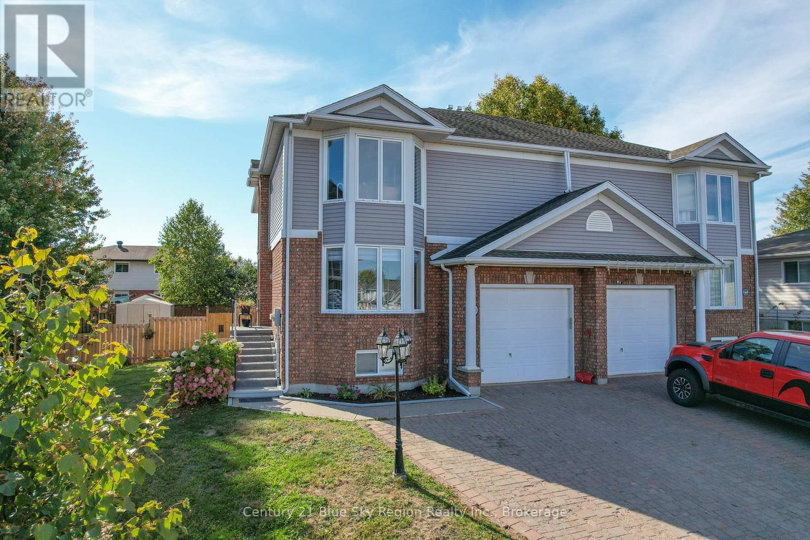 166 Cloverbrae Crescent, North Bay, Ontario  P1A 4J3 - Photo 1 - X12418341