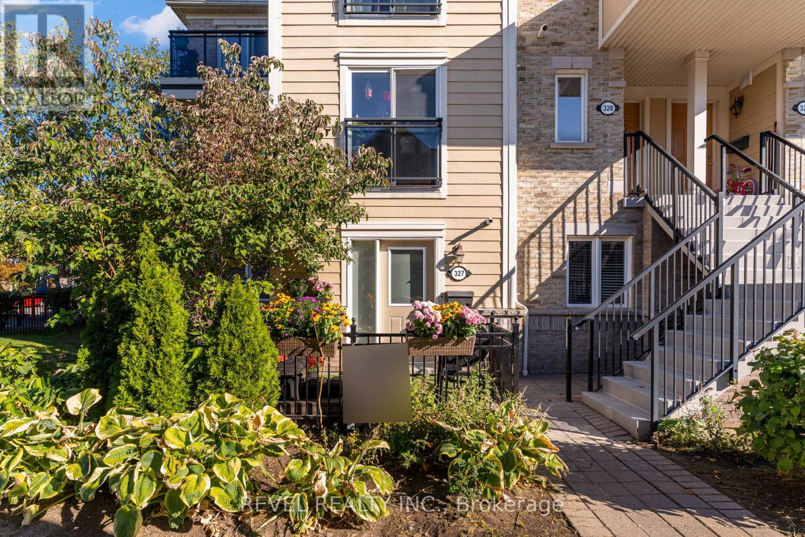 327 - 4975 SOUTHAMPTON DRIVE, Mississauga, Ontario