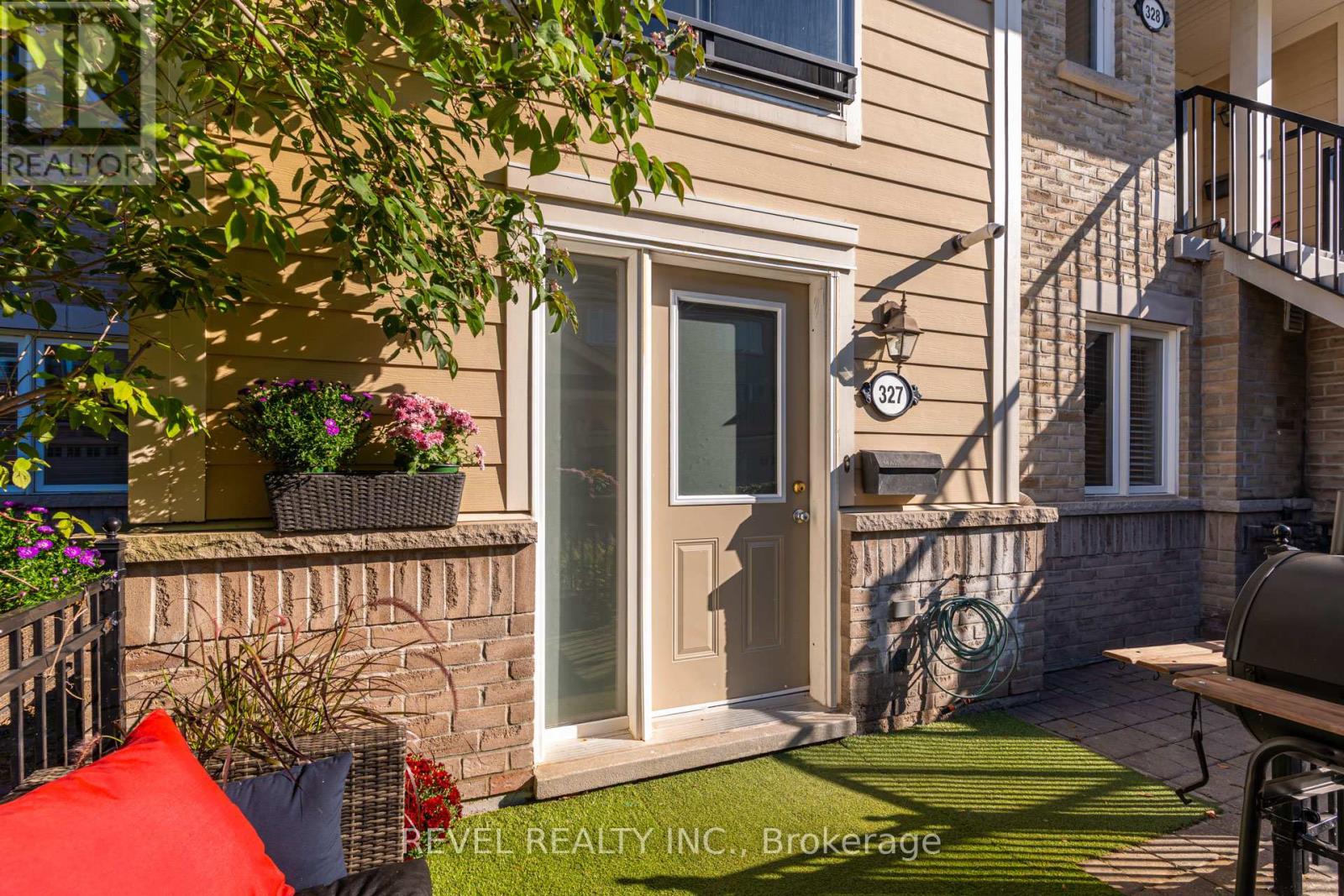 327 - 4975 Southampton Drive, Mississauga, Ontario  L5M 8C8 - Photo 2 - W12418169