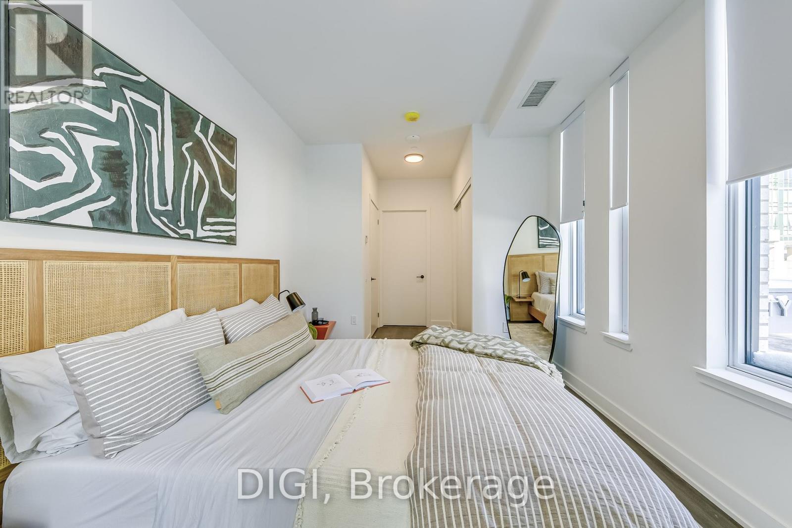 Th1 - 185 Enfield Place, Mississauga, Ontario  L5B 0R3 - Photo 12 - W12418220