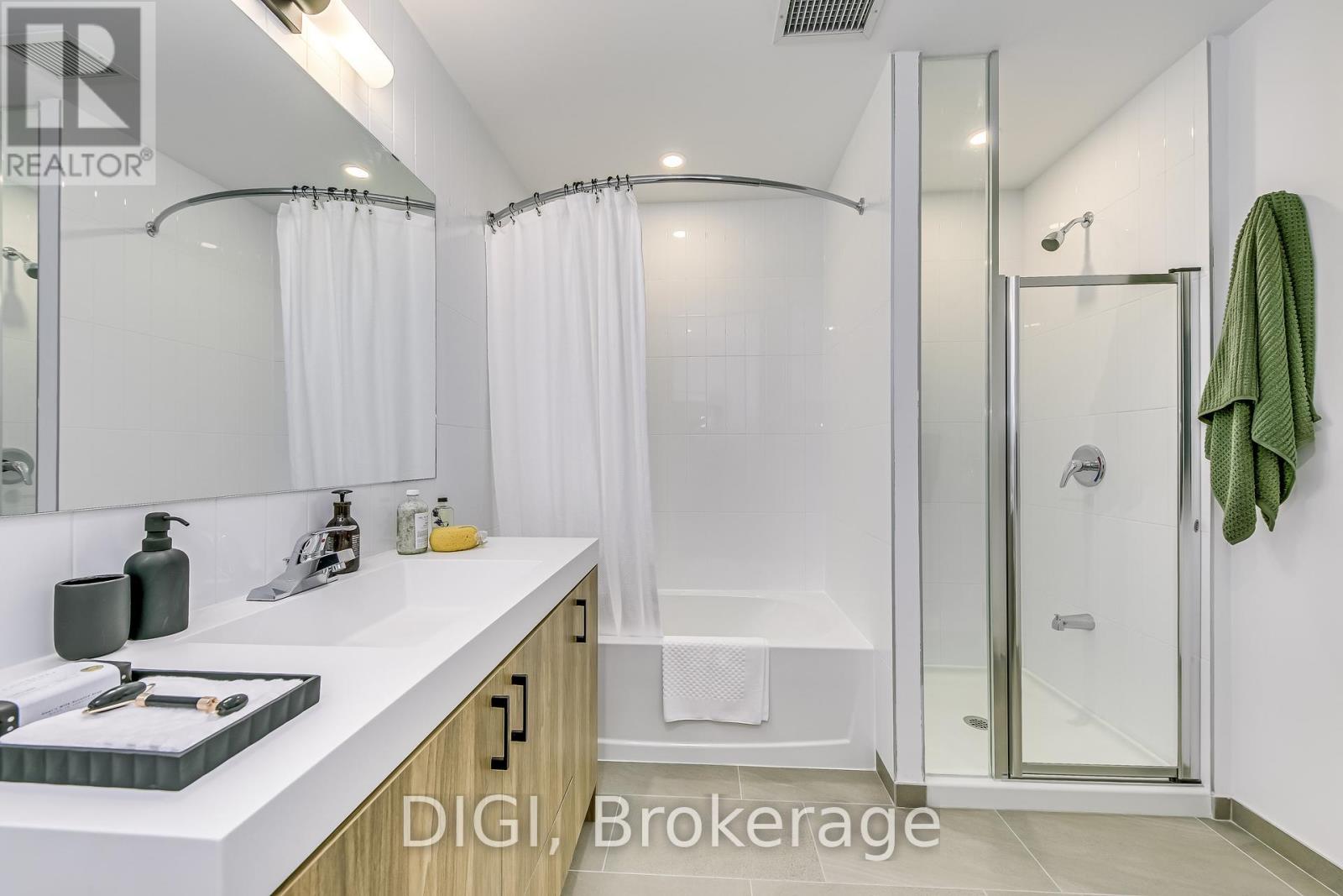 Th1 - 185 Enfield Place, Mississauga, Ontario  L5B 0R3 - Photo 15 - W12418220