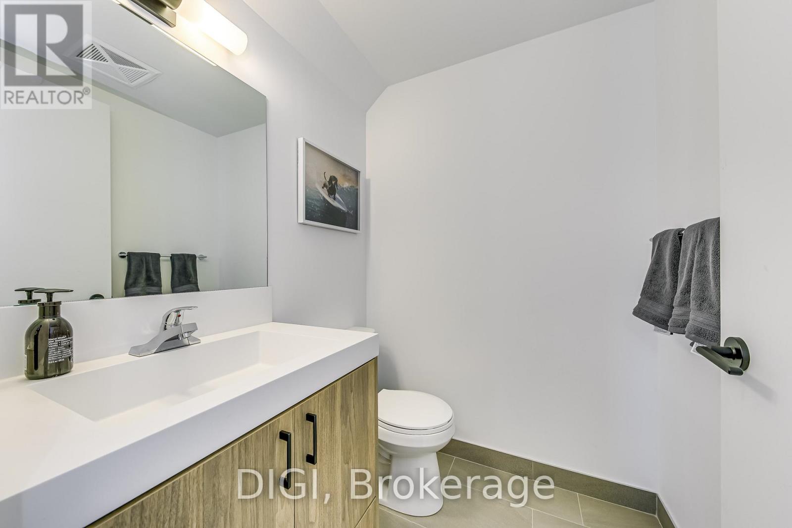 Th1 - 185 Enfield Place, Mississauga, Ontario  L5B 0R3 - Photo 8 - W12418220