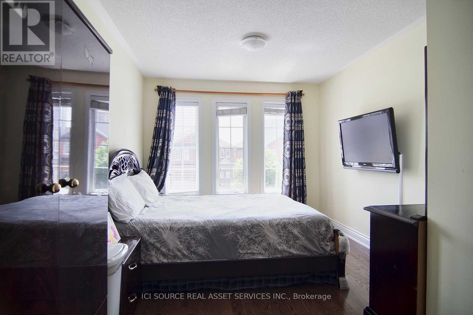 Upper - 5279 Springbok Crescent, Mississauga, Ontario  L4Z 3J9 - Photo 13 - W12418307