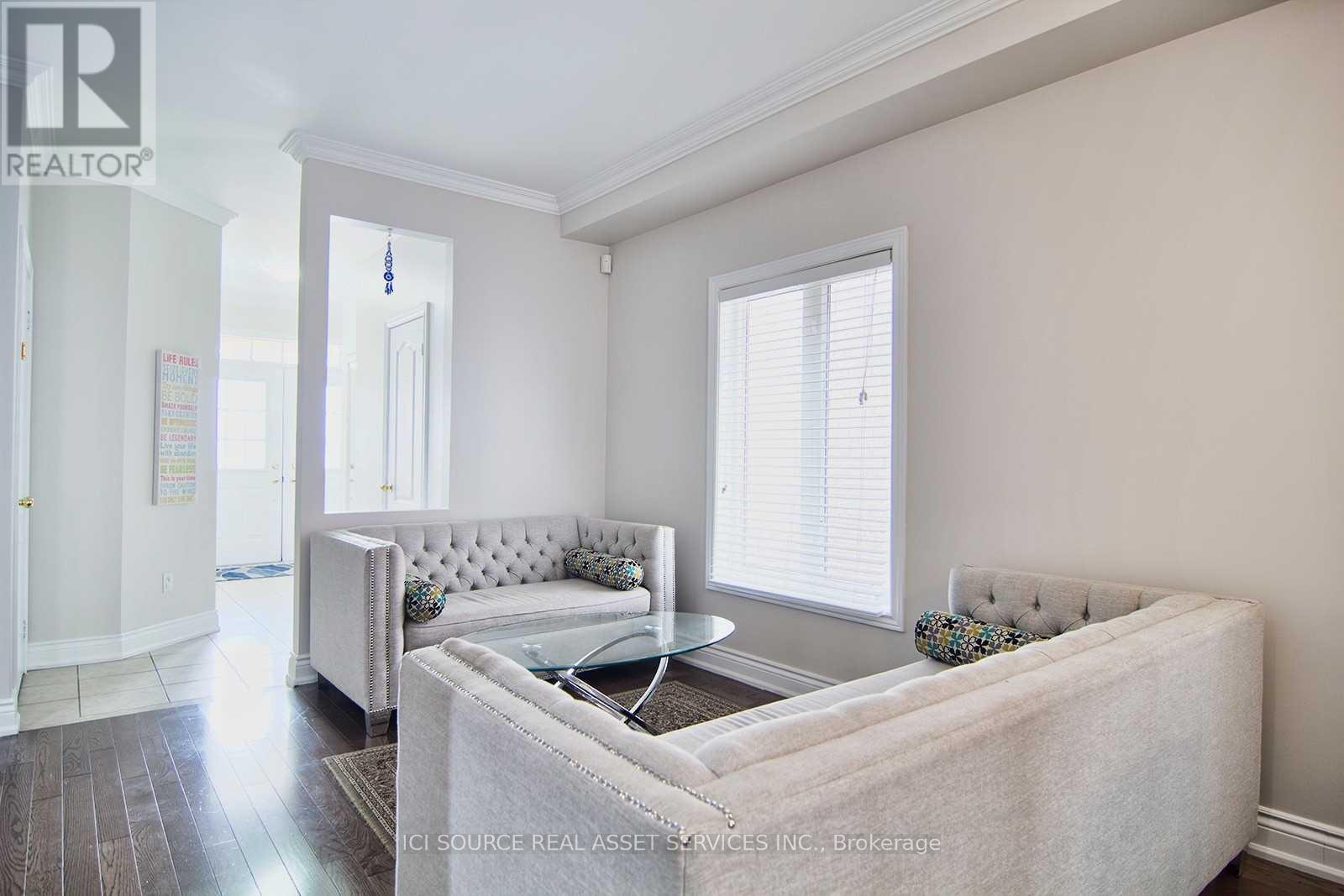 Upper - 5279 Springbok Crescent, Mississauga, Ontario  L4Z 3J9 - Photo 5 - W12418307